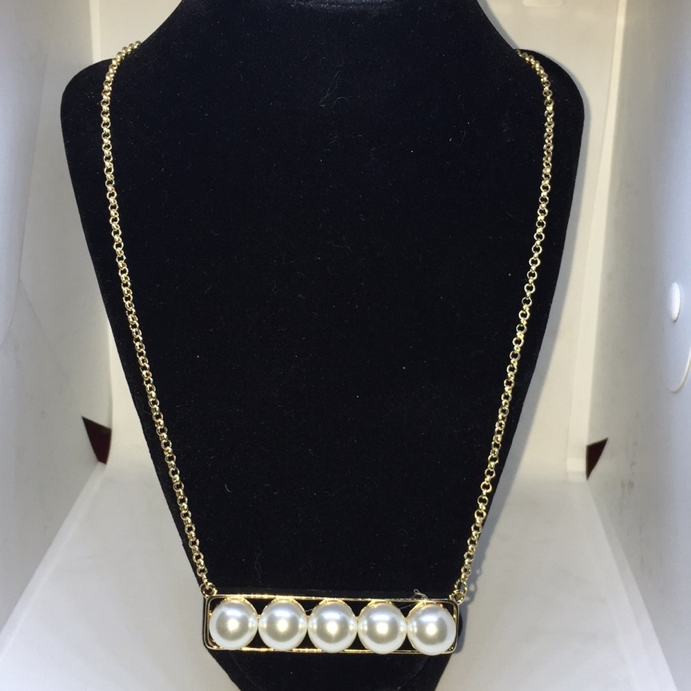 Elegant Five Pearl Necklace